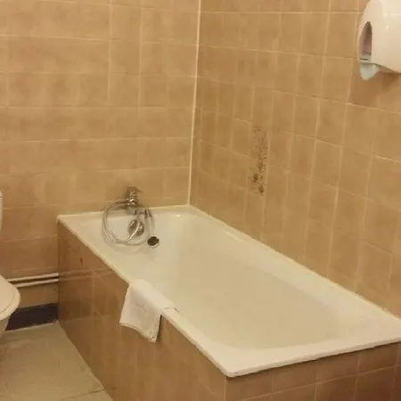 Le Faubourg Hotel 3*