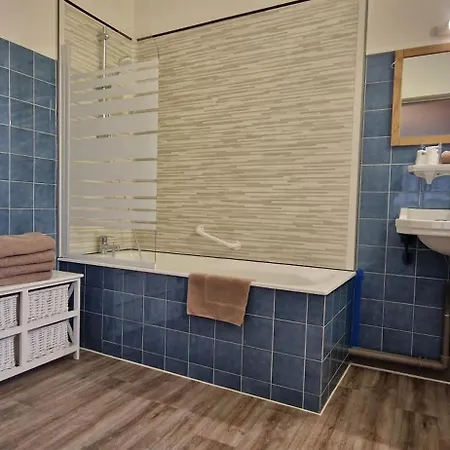 Le Faubourg Фижак