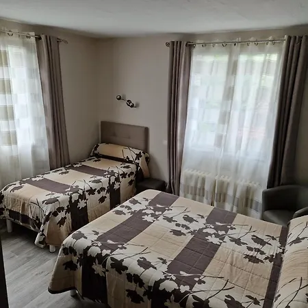 Le Faubourg Отель Фижак