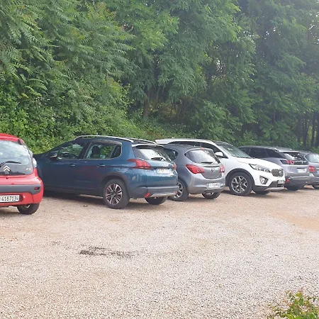 Le Faubourg Отель Фижак