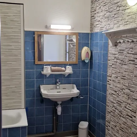 Le Faubourg 3* Фижак