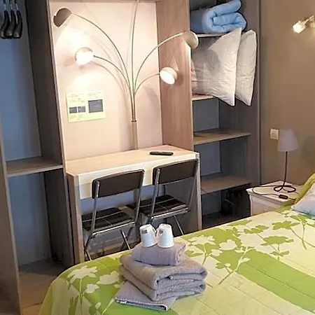 Le Faubourg מלון 3*