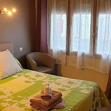 Le Faubourg 3* פיג'אק
